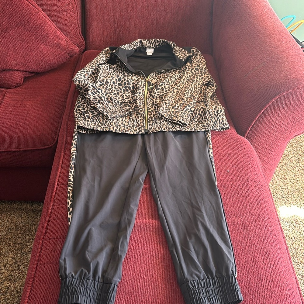 Chicos Animal Print Sweatsuit Sz 2